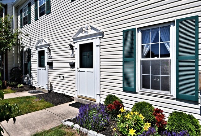 Photo - 615 Piedmont Ct