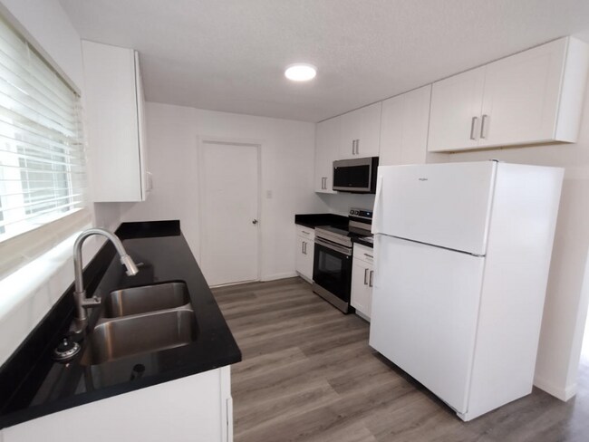 Photo - 2510 Skyline Dr