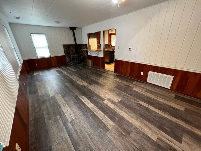 Photo - 2 Bedroom 1 Bath House with Fenced Yard, Storage Shed, Off Street Parking