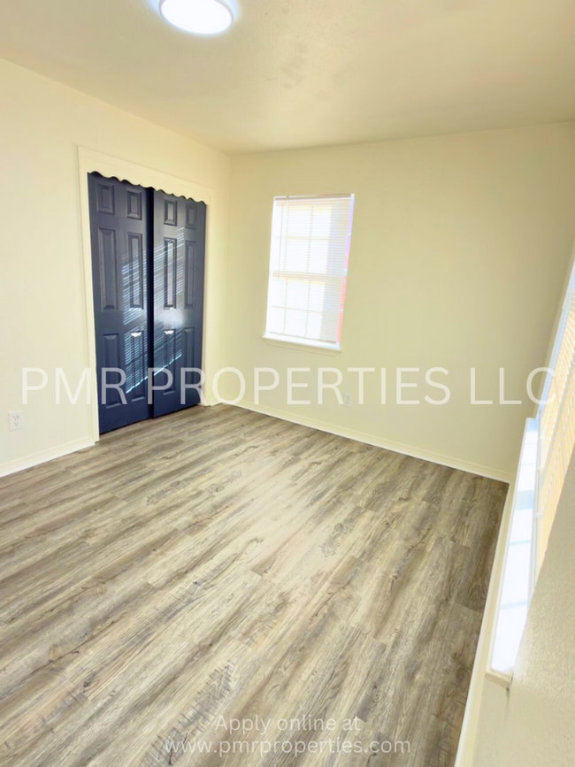 Photo - 3 Bedrooms / 1.5 Bathroom House