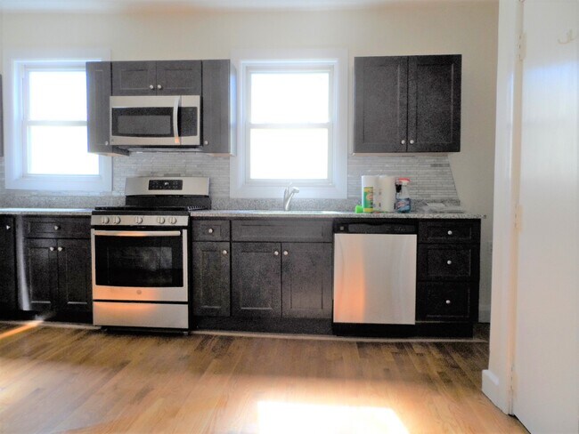 Building Photo - 313 Cardinal Medeiros Ave Unit 3