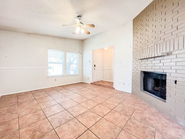 Photo - 1301 Pitcairn Dr