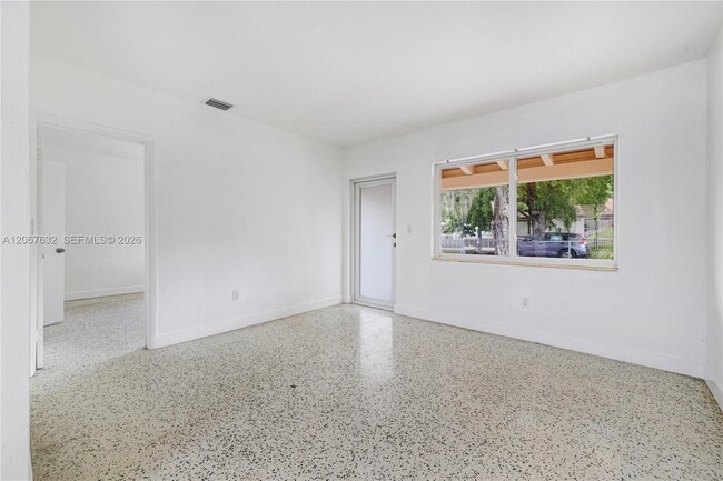 Photo - 1202 NW 34th St Unit 1200