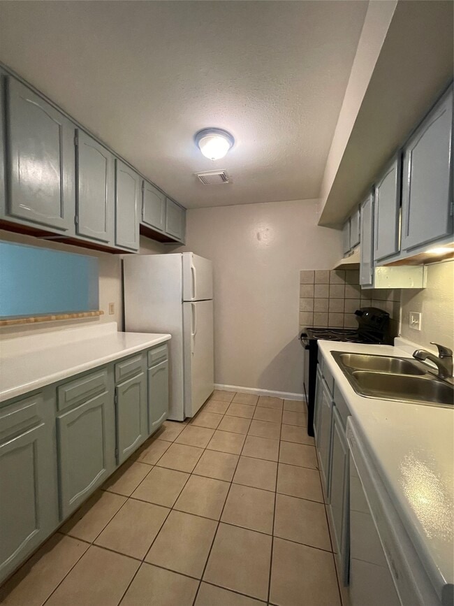 Photo - 7715 Rolling Ridge Dr