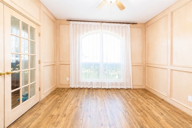 Photo - 1727 Park Forest Dr