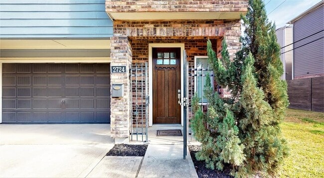 Photo - 2724 Rutland St