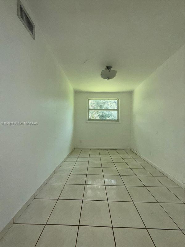 Photo - 1545 NE 128th St