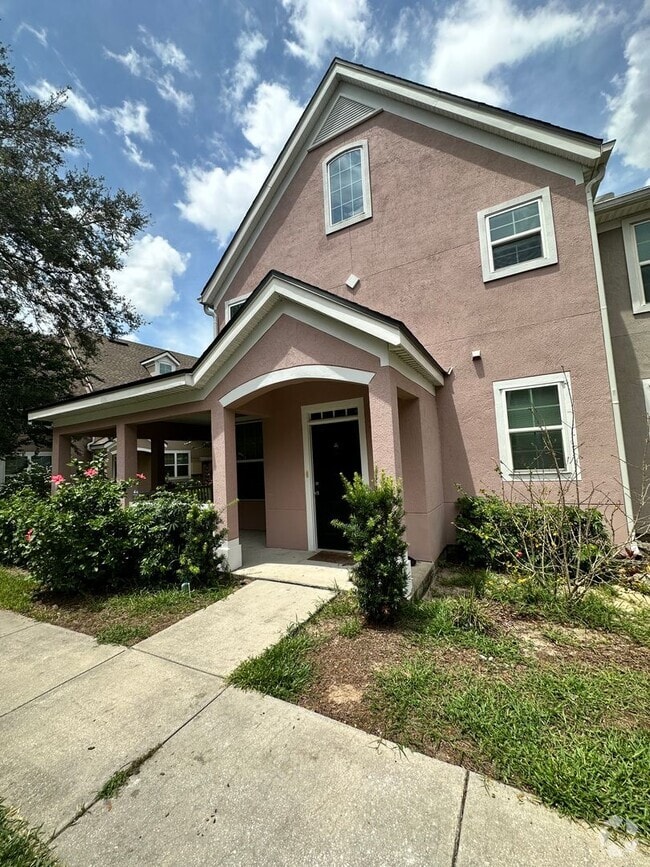 Building Photo - Beautiful 2 Bedroom 2 Bath Condo in the Ha... Unit 102