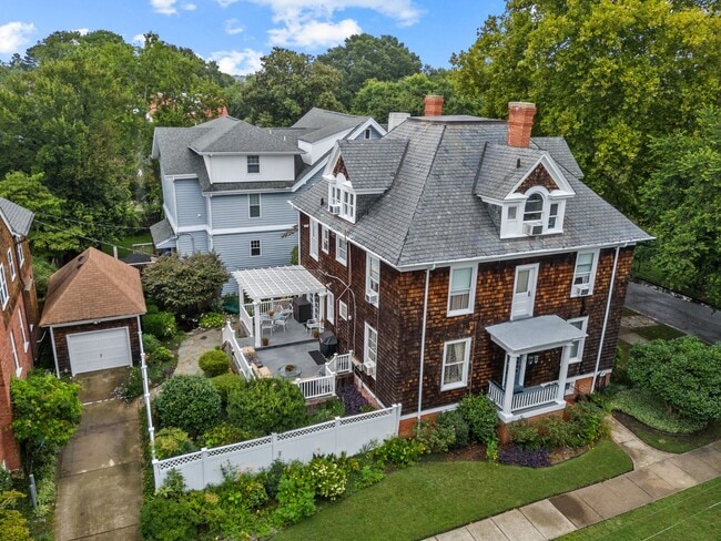 Photo - Timeless Ghent Home features charm and elegance in Historic Stockley Gardens Unidad 1301 Stockley Gardens #1