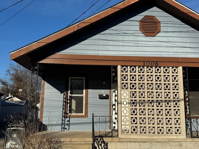 Building Photo - 1006 N 12th St Unit 1006 N 12th Street  1