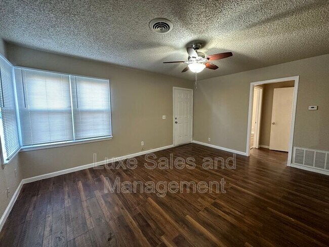 Photo - 2001 E Harlow Pl