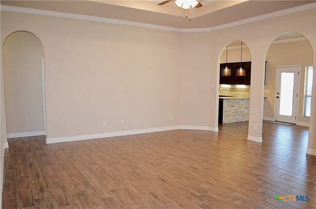 7609 Zircon Dr