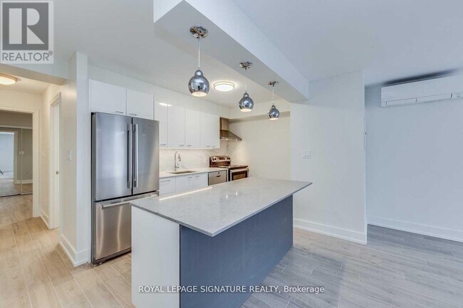 Photo - 1089 Broadview Ave
