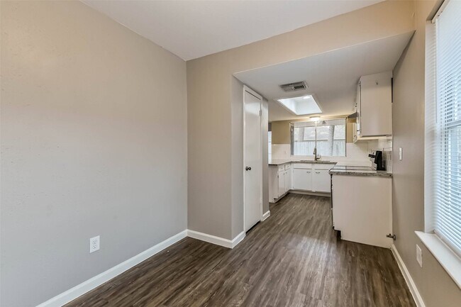 Photo - 26 W Broken Oak Ct