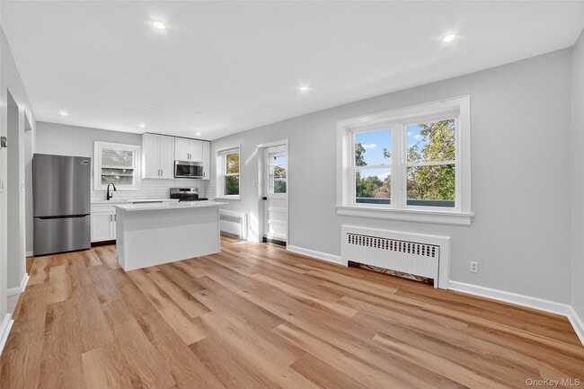 Photo - 47 New Broadway Unidad 2nd Floor