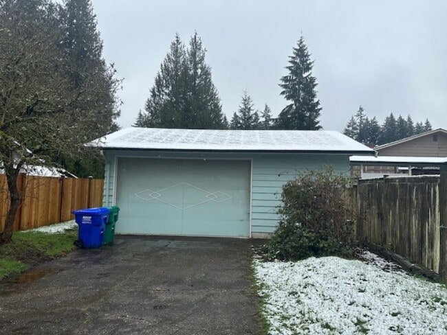 Photo - Lightly Updated 4 Bed Everett Home w/ Large Detached Garage/Workshop!