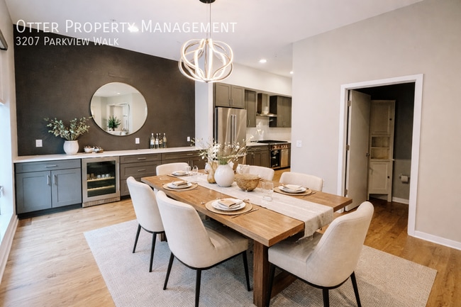 Photo - 3207 Parkview Walk