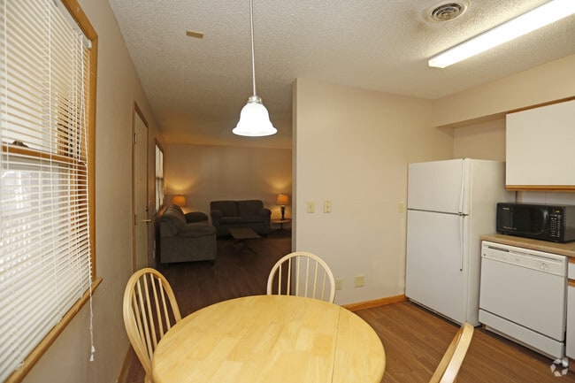2BR, 1BA - 880SF - Kitchen - Smith Apartments @ 58 East Armory
