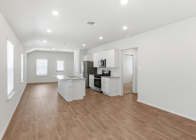 Photo - 3 Bedroom Home with Open Layout and Covered Patio in Creekside Farms!