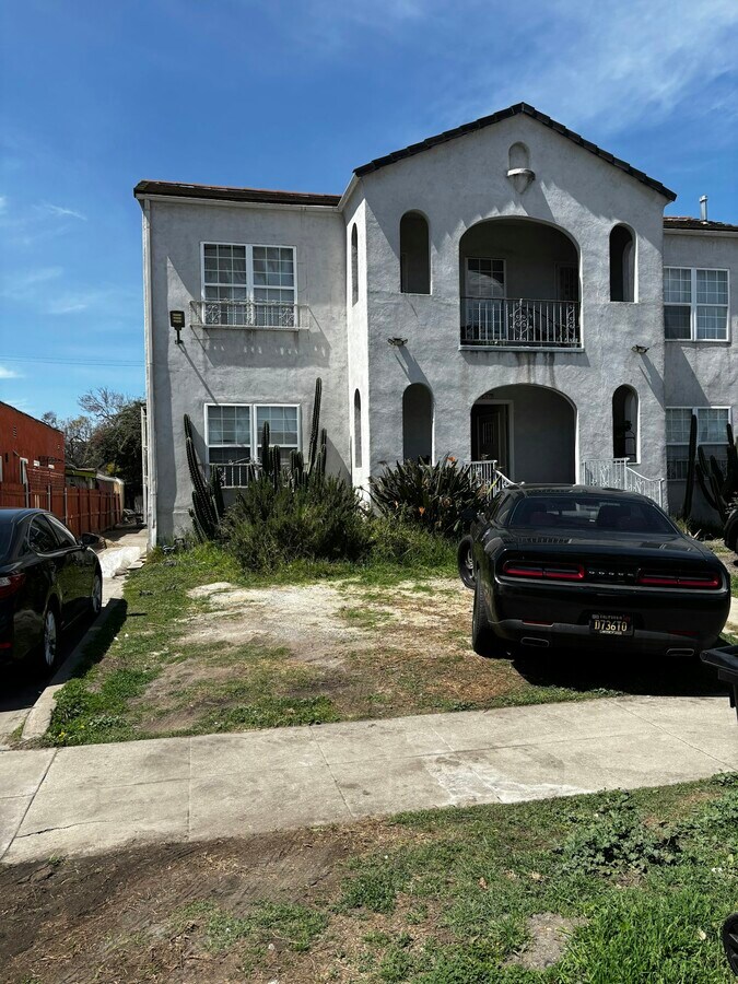 Photo - 3015 S Norton Ave Unit 3015 1/4