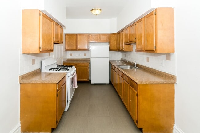 Photo - 1101 E. Hyde Park Boulevard