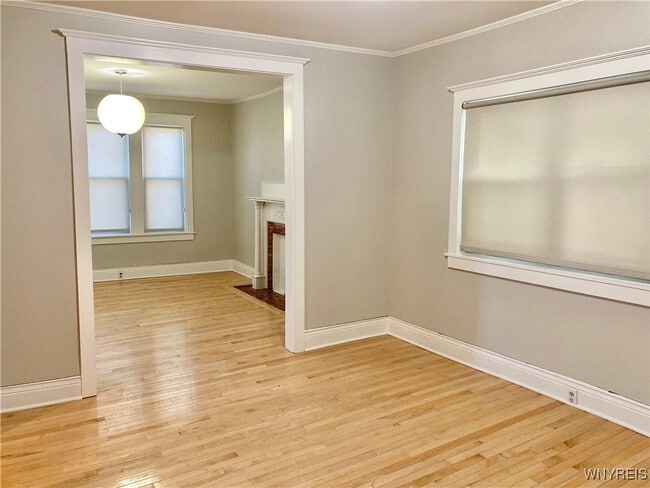 Building Photo - 72 Tracy St Rental