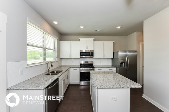 Photo - 389 Black Thorn Ln