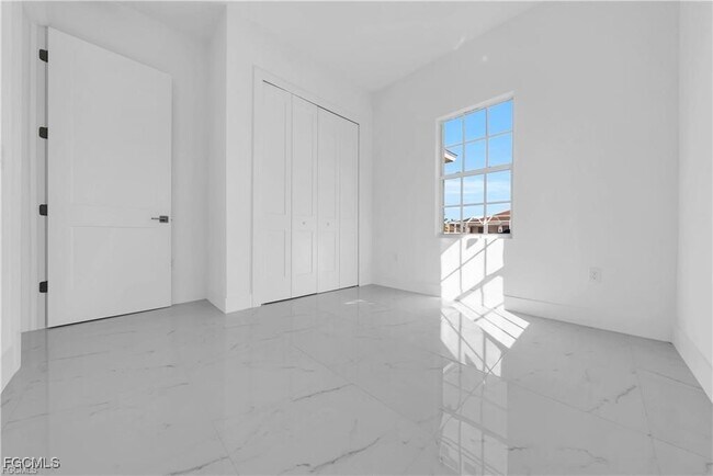 Photo - 3310 11th St W