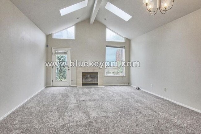 Photo - 2 Bed, 2.5 Bath Townhome Near Willamette Park