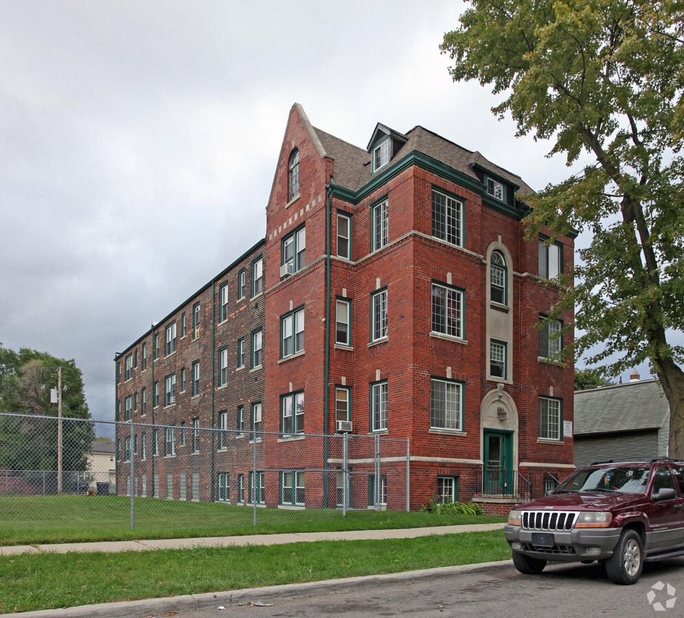 Primary Photo - 2024 Hubbard Street