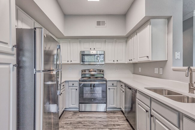 The Reserve at Waterford - The Reserve at Waterford Apartments