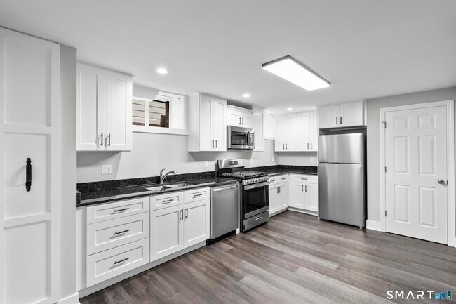 Photo - 548 Ferry St