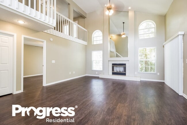 Photo - 637 Silver Birch Pl