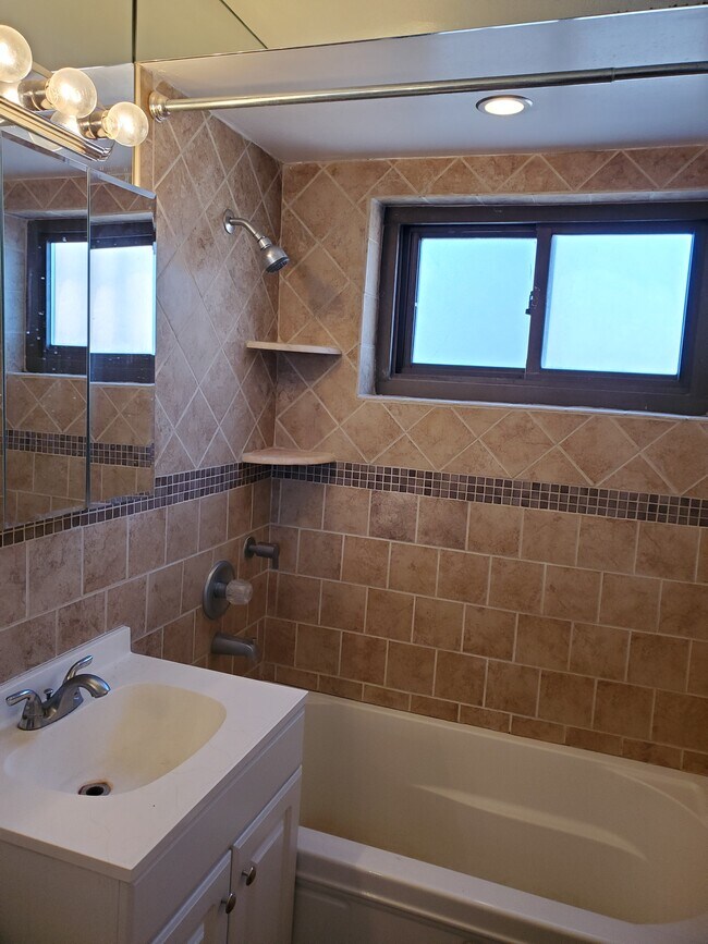 Photo - 3031 Edwin Ave Unit 5D