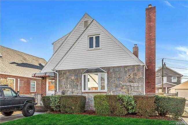Building Photo - 211 Brown St