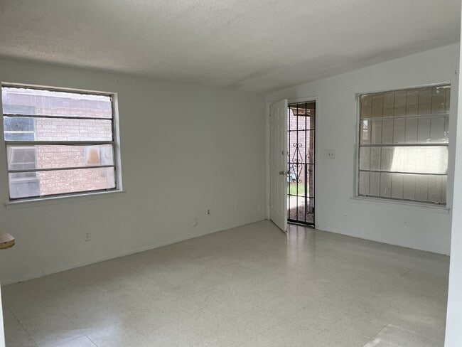 Photo - 8154 St Andrew Ln Unidad C