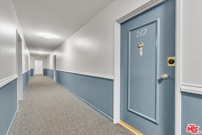 Photo - 4647 Willis Ave Unidad 212