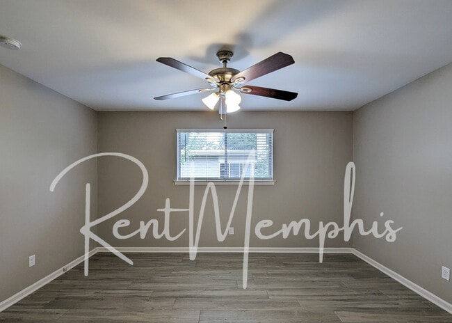 Photo - 358 E Pkwy N Unit Apt 10