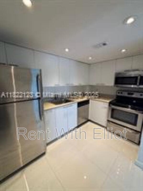 Photo - 401 Golden Isles Dr