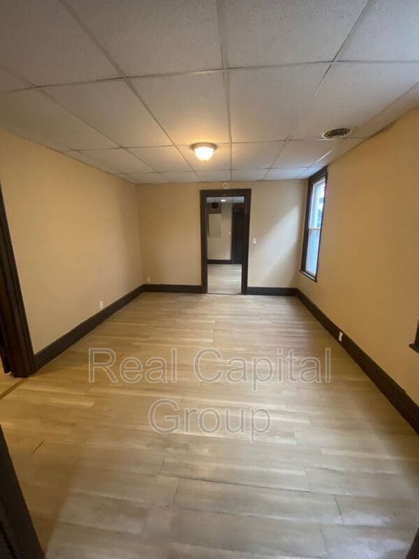 Photo - 156 James St