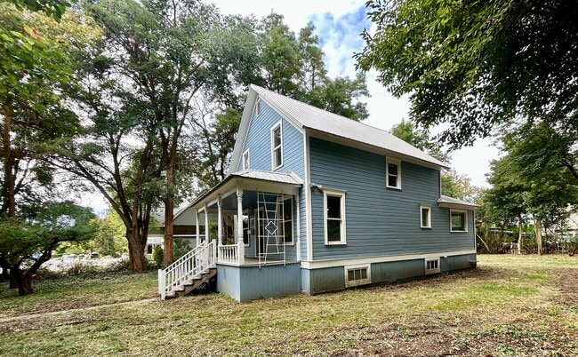 811 E 4th Ave