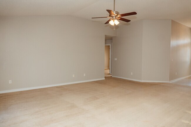 Photo - 230 Trish Dr