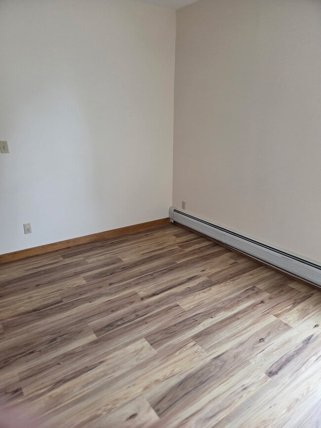 109 Pleasant St Unit 3