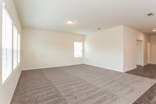 Photo - 145 Ashwood Cir