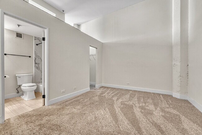 Photo - $1,550.00, 1 bed1 bath Updated Condo locat... Unit 205