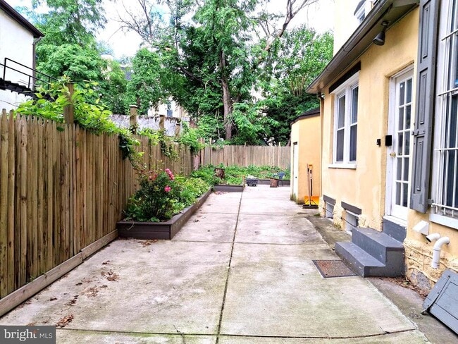 Photo - 317 N 33rd St Unit 1