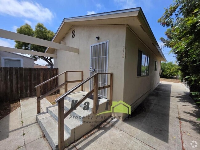 Building Photo - 2128 Flintridge Dr Rental