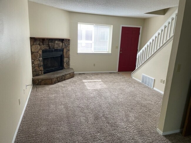 Photo - LA JOLLA 2BD TWO-STORY TOWNHOME CONVENIENT...