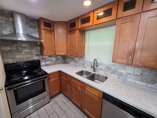 Photo - 21011 Rivershadows Ln