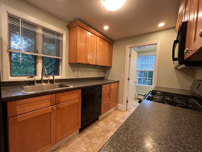 Photo - 44 Charnock St Unit 1